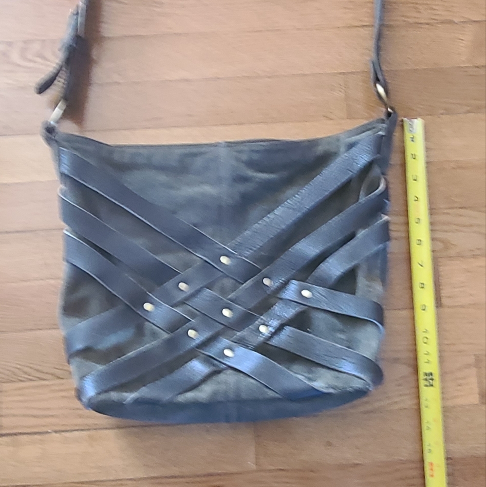 Deena & Ozzy crossbody olive green suede and leather bag - Picture 2 of 5